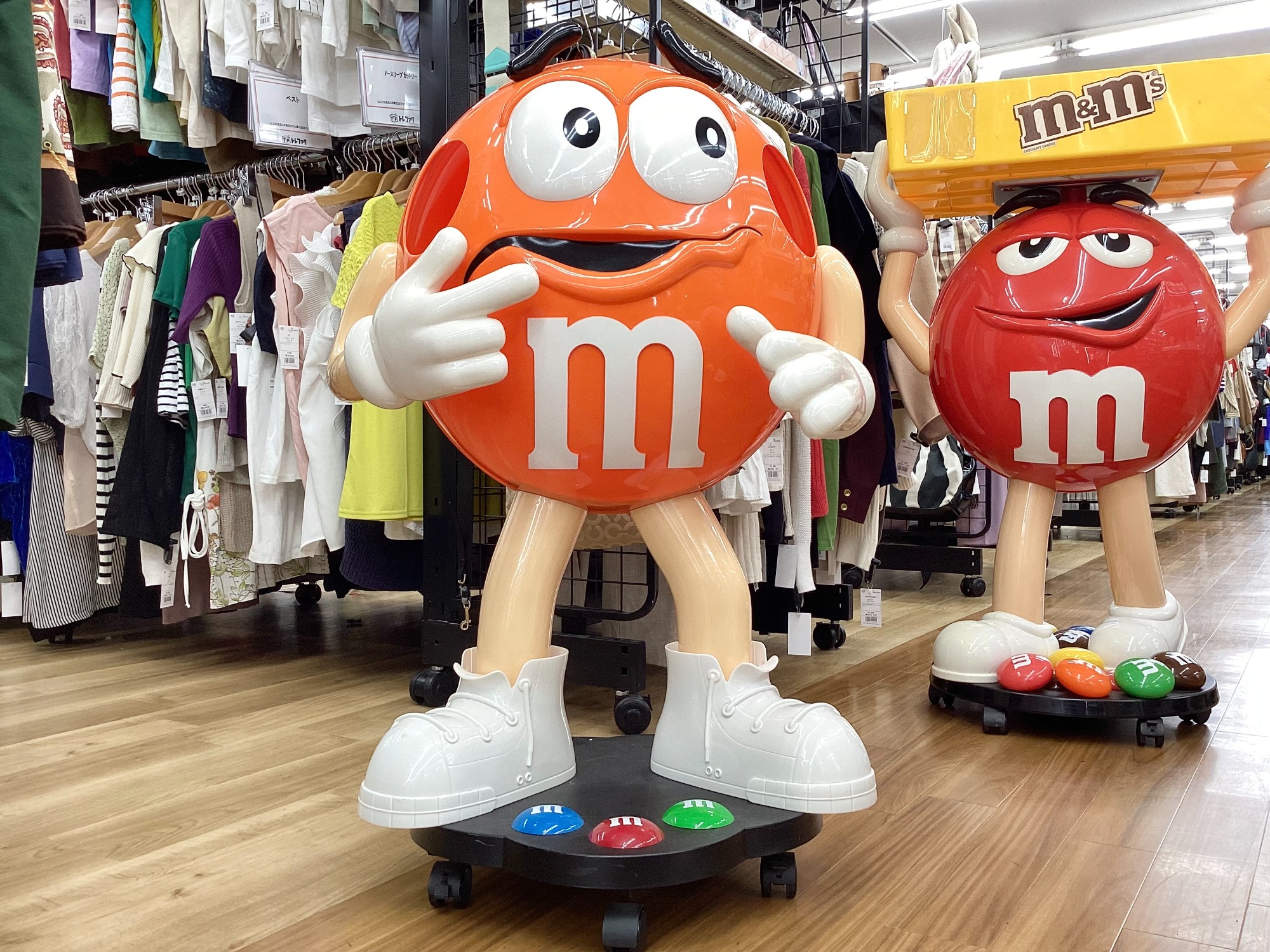 M&M's（エムアンドエムズ）】巨大ディスプレイが入荷しました