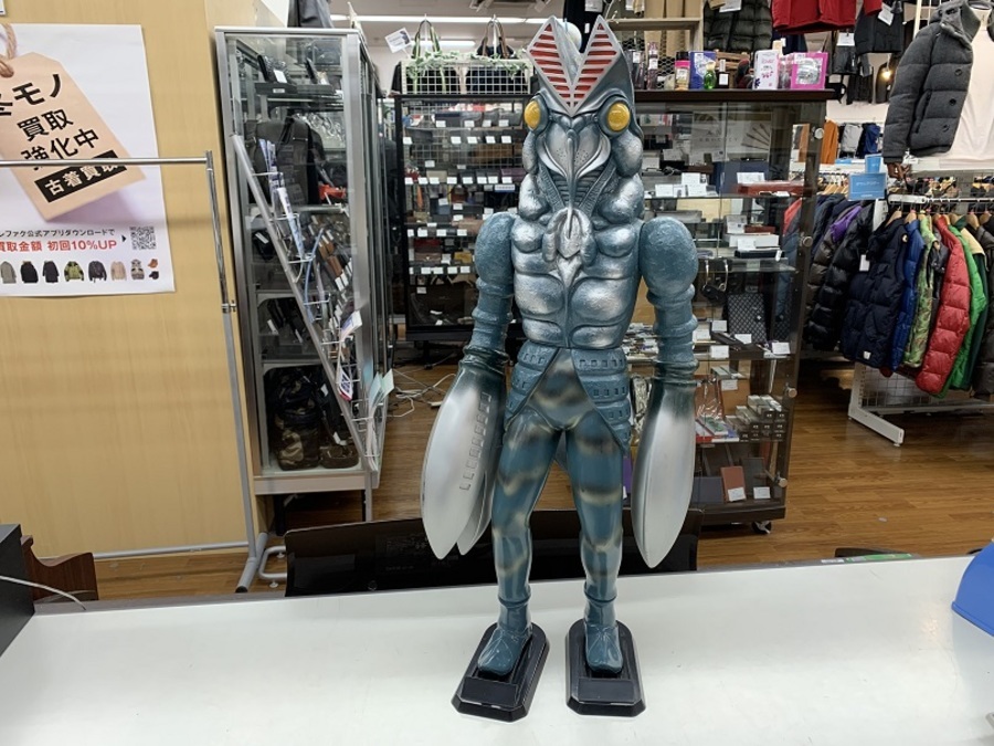 ビッグサイズのバルタン星人がやってきました!!【南浦和店】｜2019年11