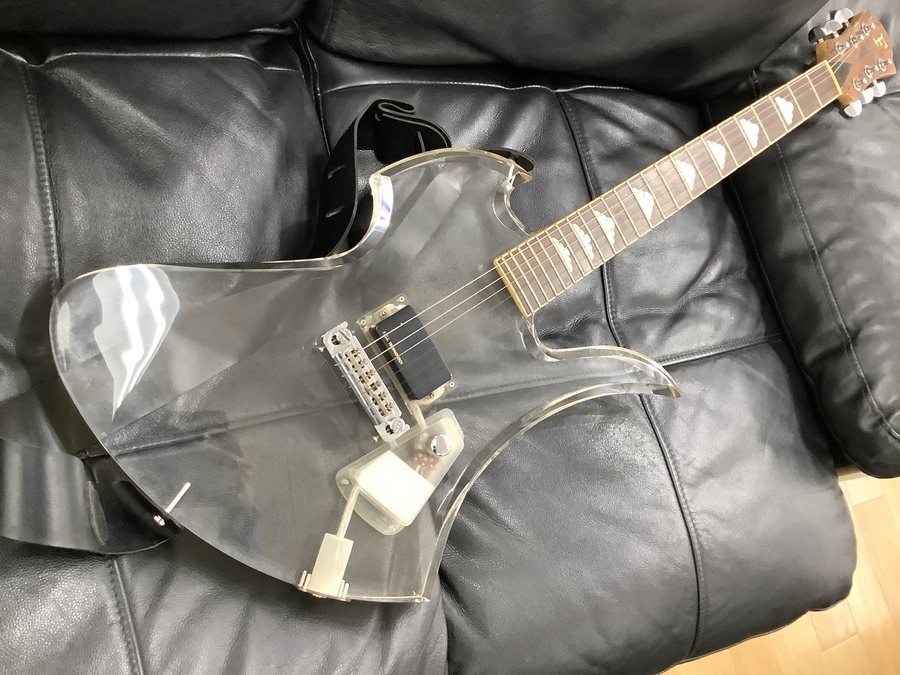 透明ボディーのエレキギター入荷致しました！【岸和田】｜2020年10月20