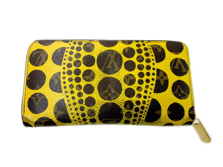 LOUIS VUITTON(ルイヴィトン) 草間弥生コレクション長財布をご紹介
