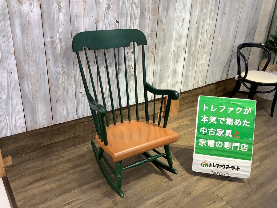 飛騨産業】アンティークな佇まい、ロッキングチェア（穂高)が入荷しま
