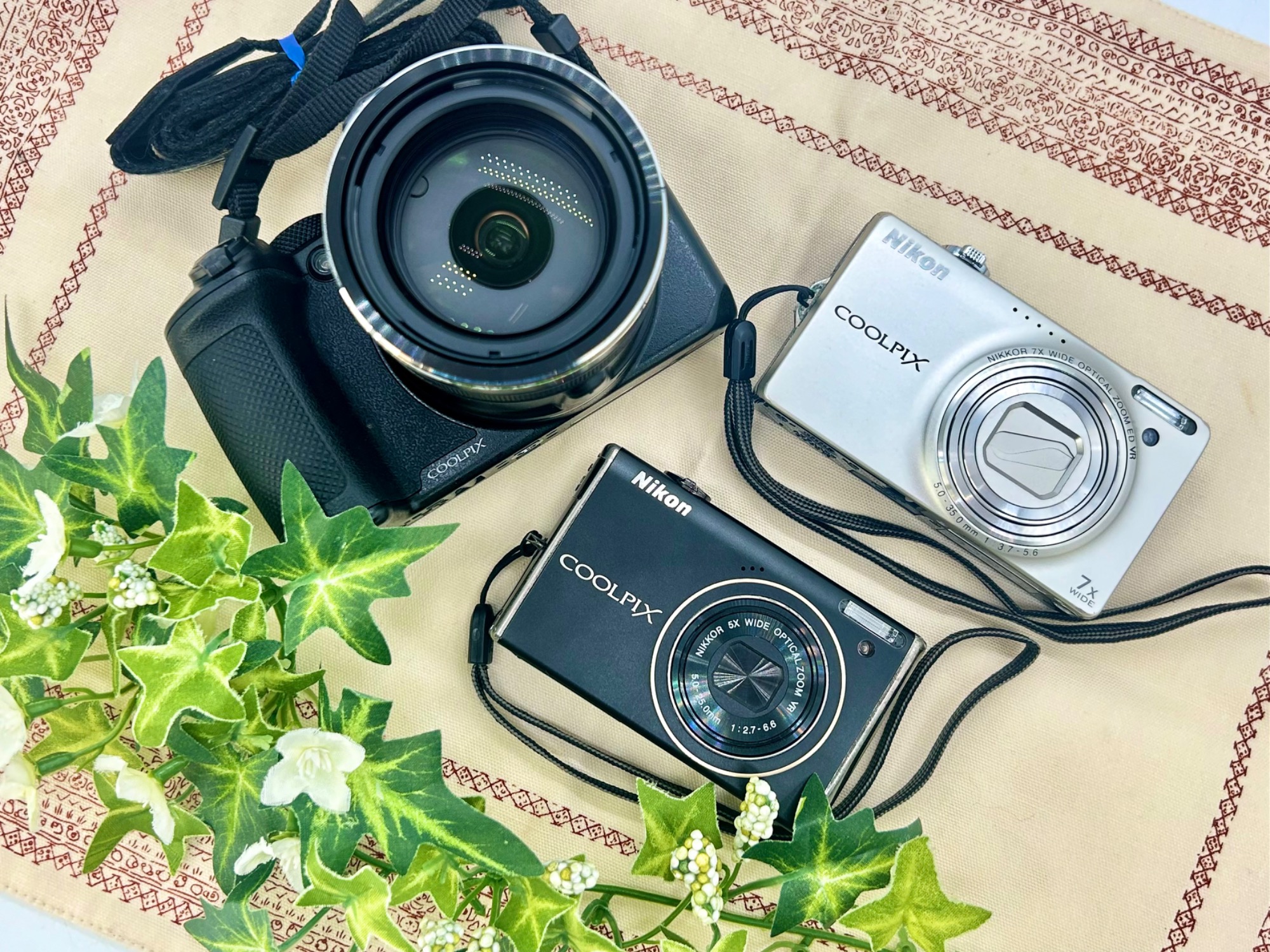 カメラを買うならトレファクへ！】コンパクトデジタルカメラ 多数買取