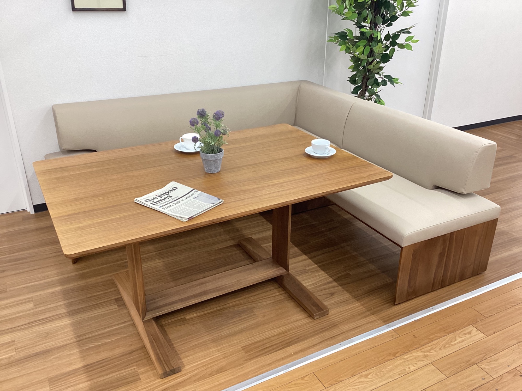 Karimoku（カリモク）】ナチュラルなお部屋にもマッチするベンチ