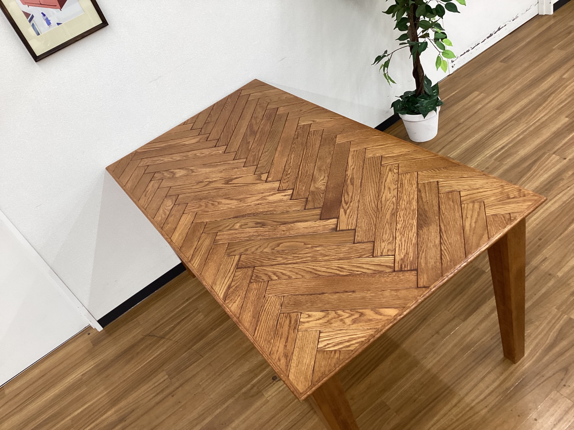 ACME Furniture（アクメファニチャー）】オーク材を使用した