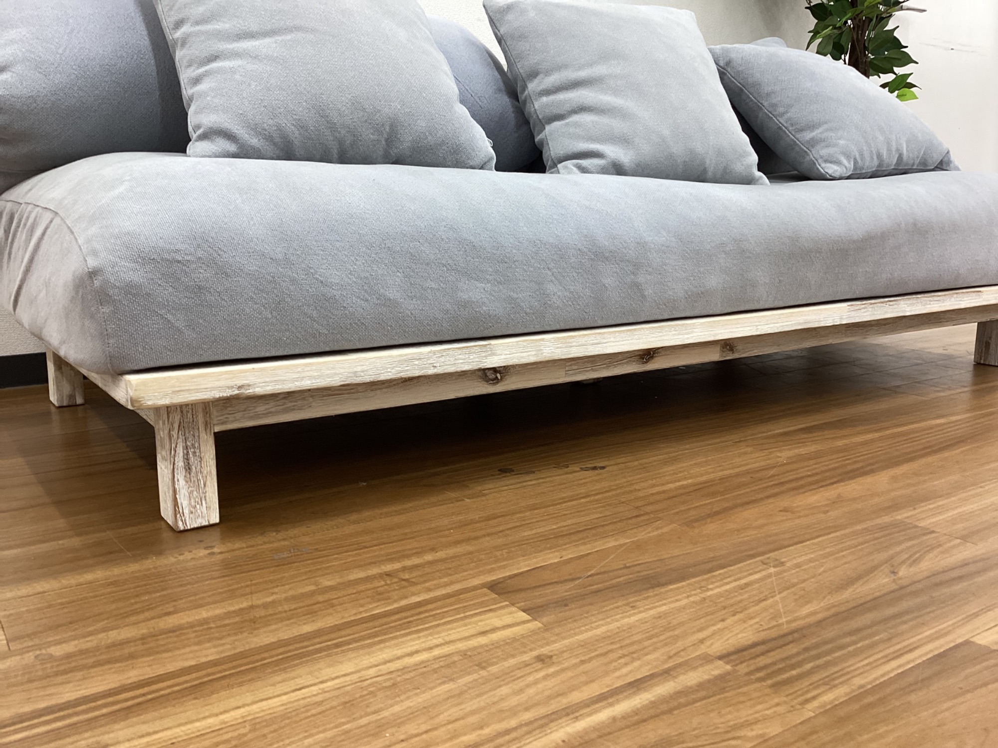 お値段見直しました！ unico（ウニコ） LANA 3人掛けソファのご紹介