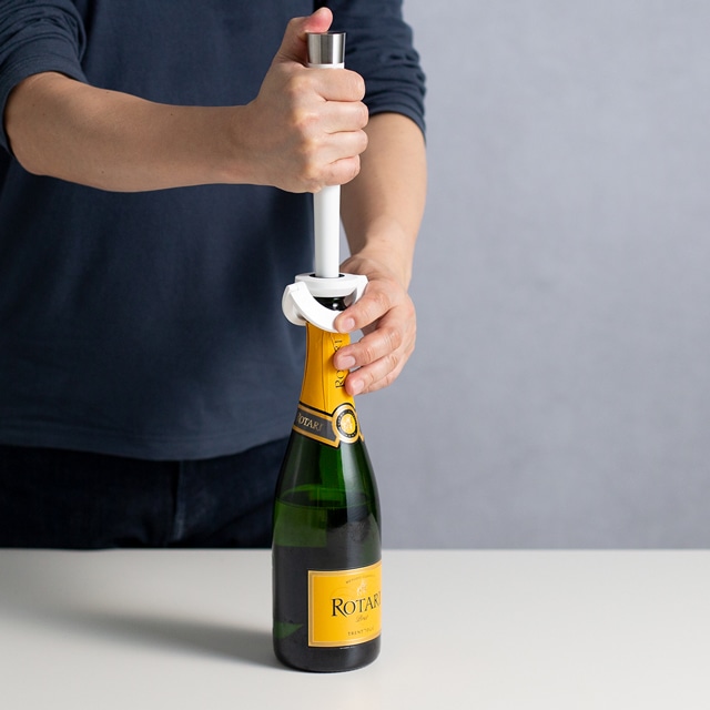 抜栓後のスパークリングワインの炭酸をキープ！ズィッシュ