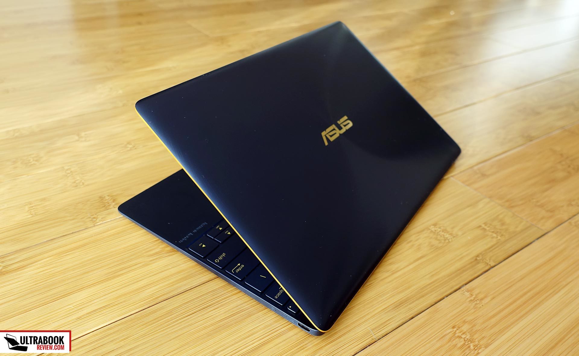 Asus Zenbook 3 UX390UAK (UX390UA series) review - THE ultrabook of