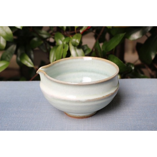 島根県松江市の袖師窯（尾野友彦）の片口茶碗 大 白 うつわ家膳｜人気