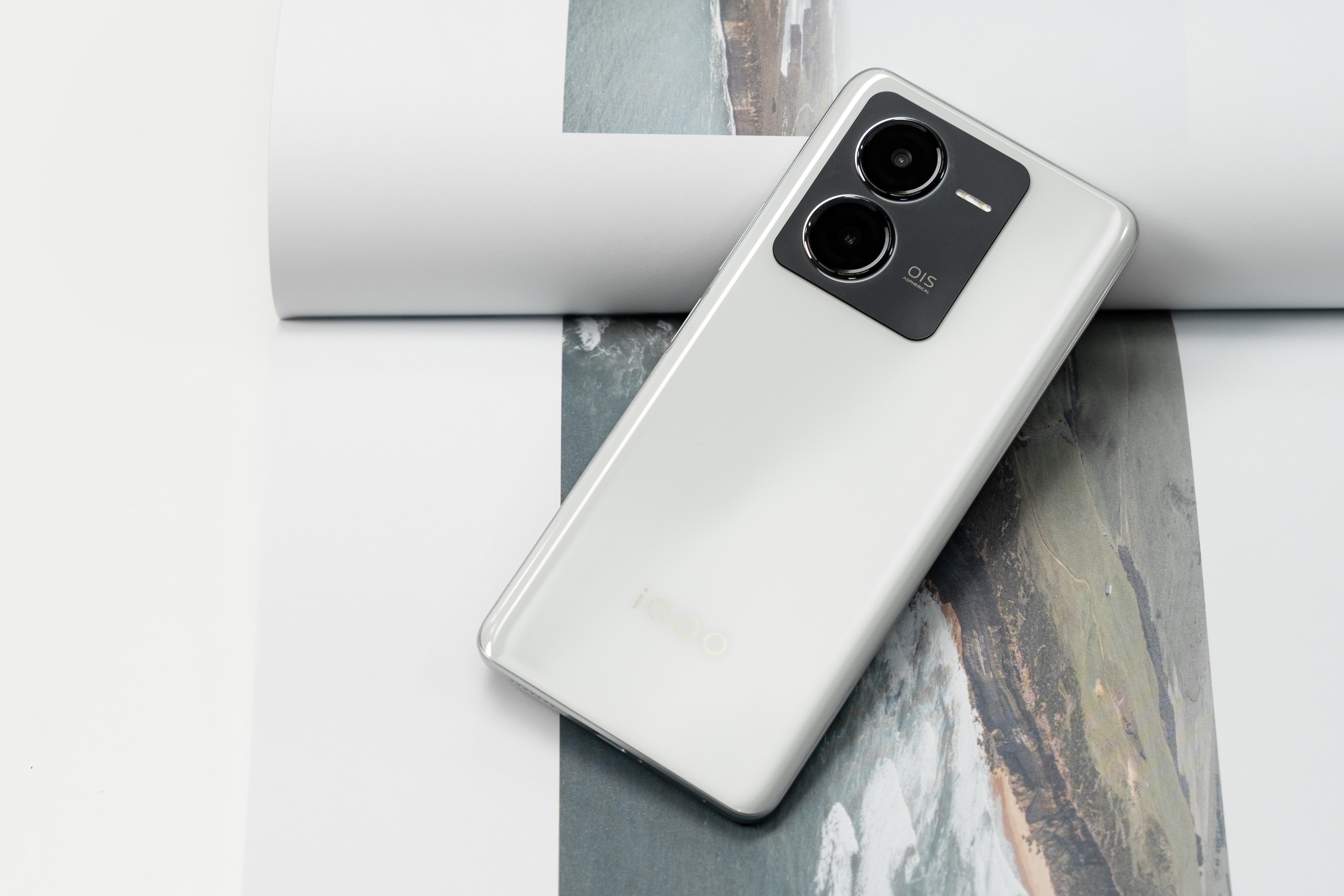 vivo iQOO Z8 Reviews