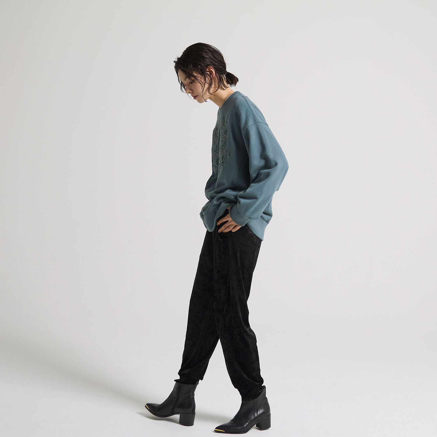 Dragon embroidery sweat shirt トレーナー｜VIVIENNE TAM