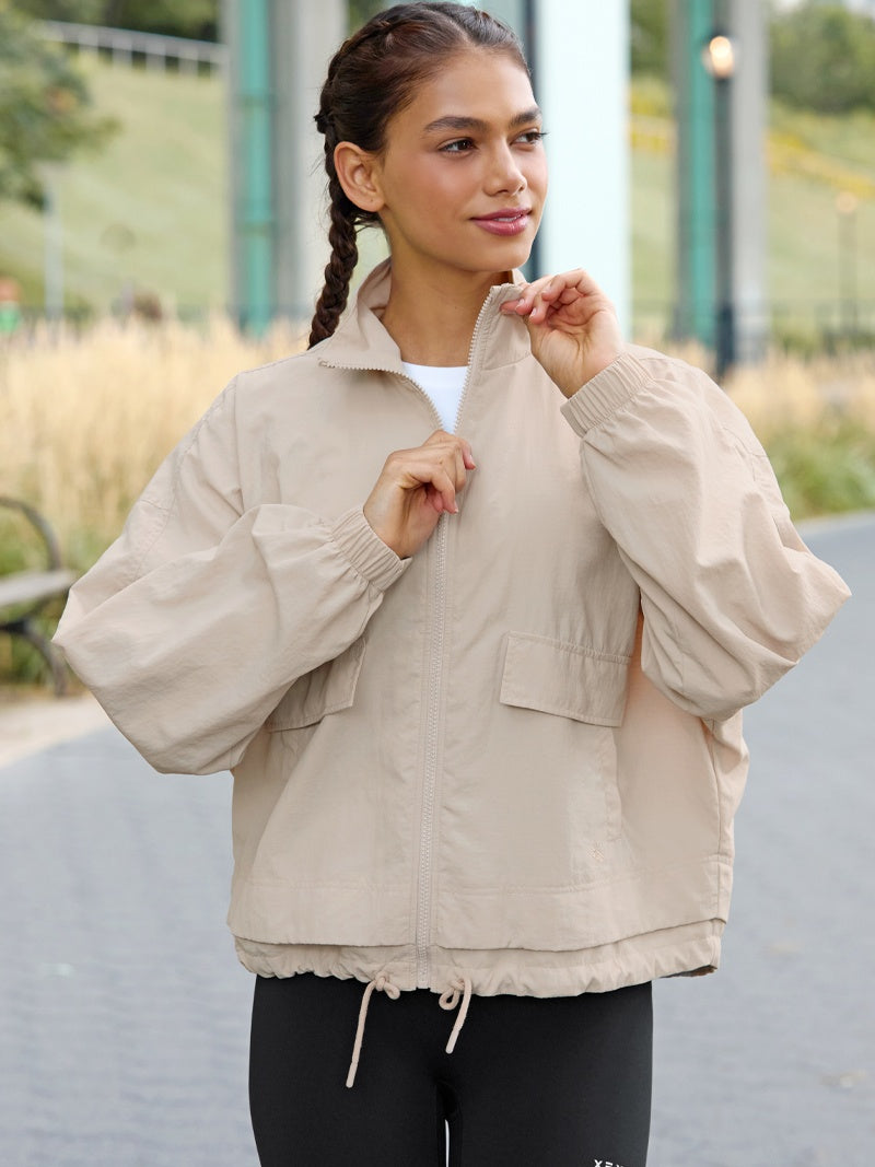 XTFJK02J3 マルチ ポケット付き ウィンドブレーカー