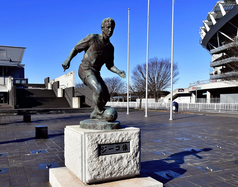 550万円、ジーコさんのブロンズ像レプリカを受注販売…まだ注文なし