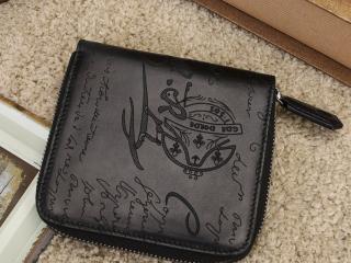 新作☆BERLUTI☆イタウバスクエアスクリットレザーウォレット_