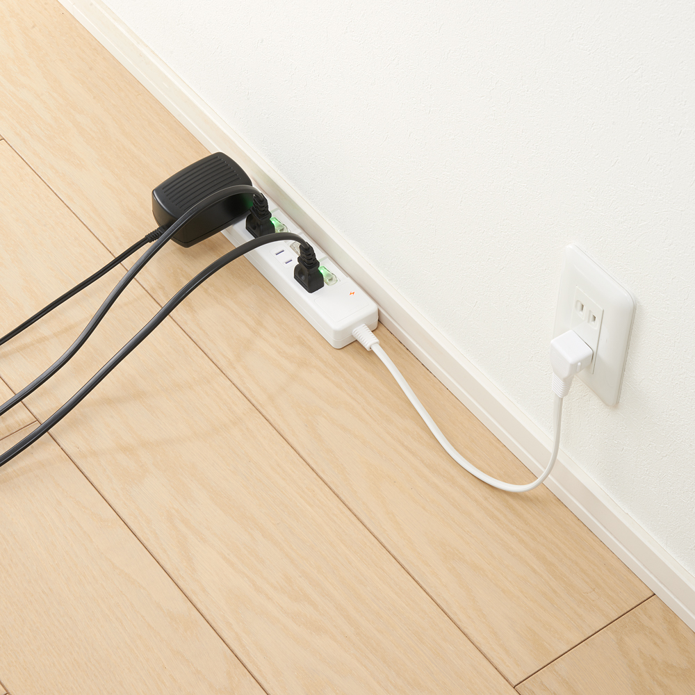 雷ガード付4個口節電タップ2mブラック｜YAZAWA CORPORATION