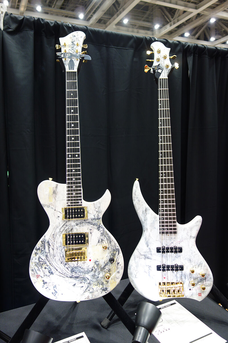 ZODIACWORKS – YOUNG GUITAR