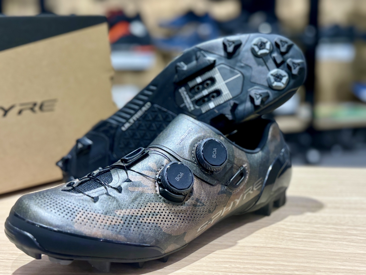 極美品 シマノ SH-RP501 40.0 25.2 シューズ ロードシューズ 極美品