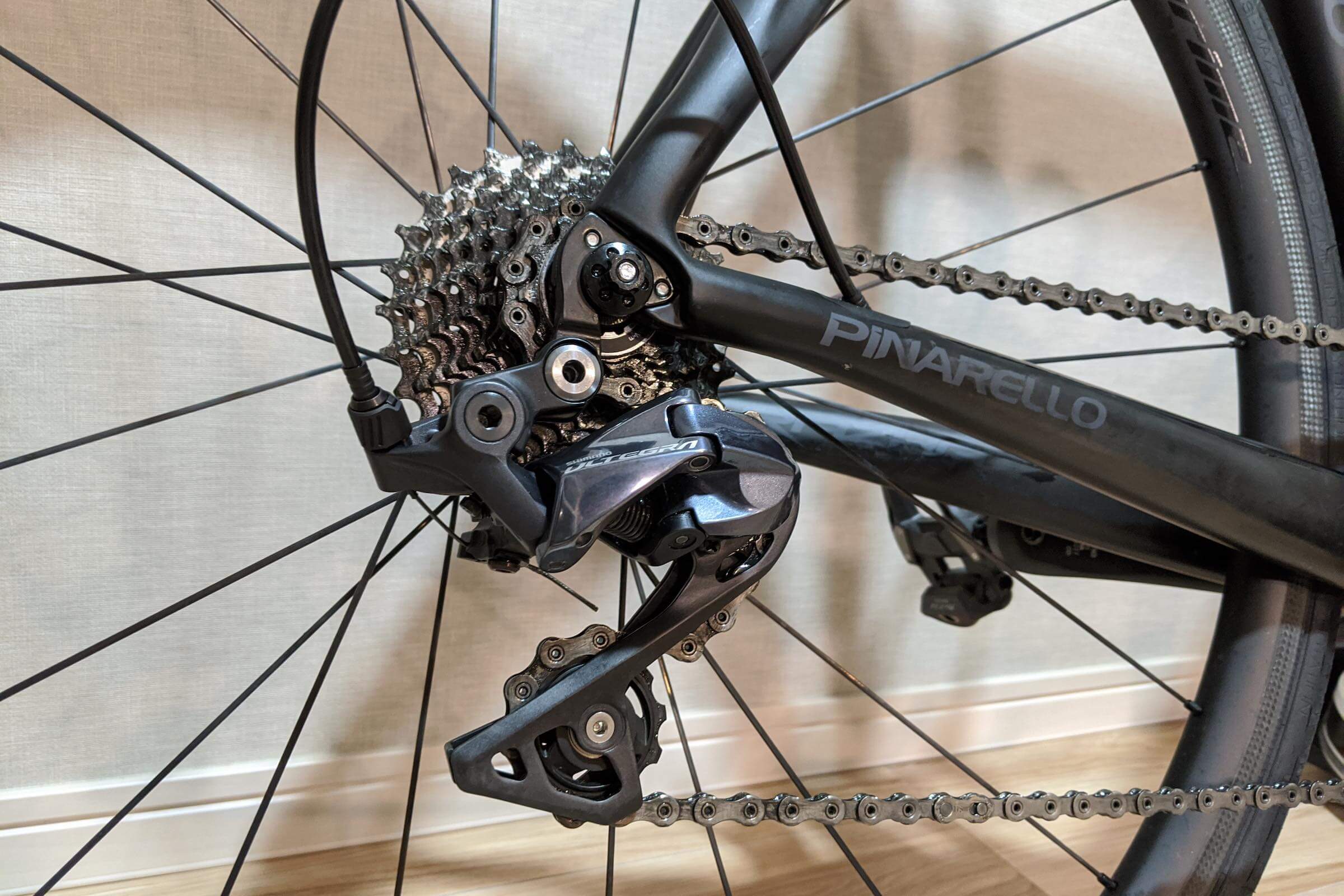 105からアルテグラのリアディレイラーに交換した（PINARELLO Razha