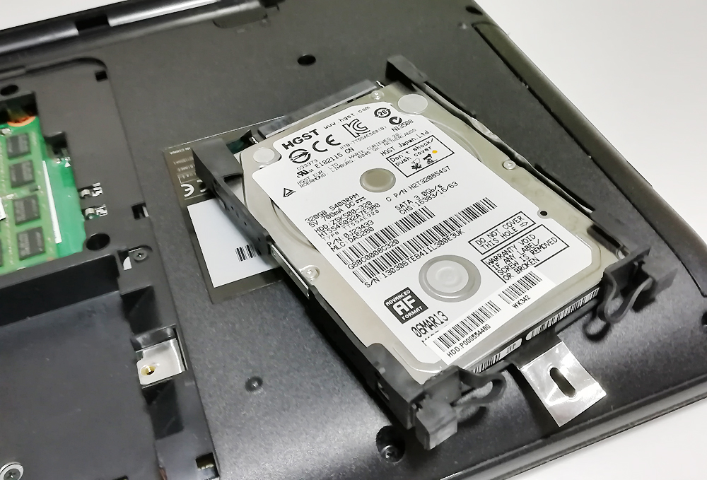 東芝 dynabook Satellite B253 J 内蔵ハードディスクの交換方法 | ゆず