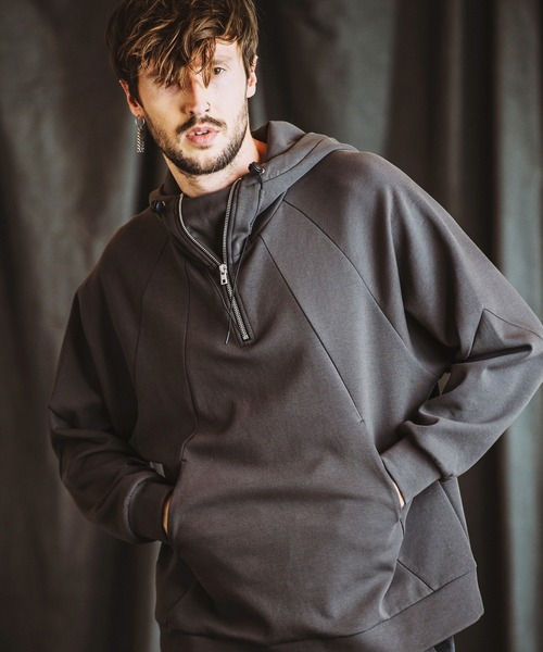 NO ID.（ノーアイディー） パーカー 「NO ID.」Volume Neck Half Zip