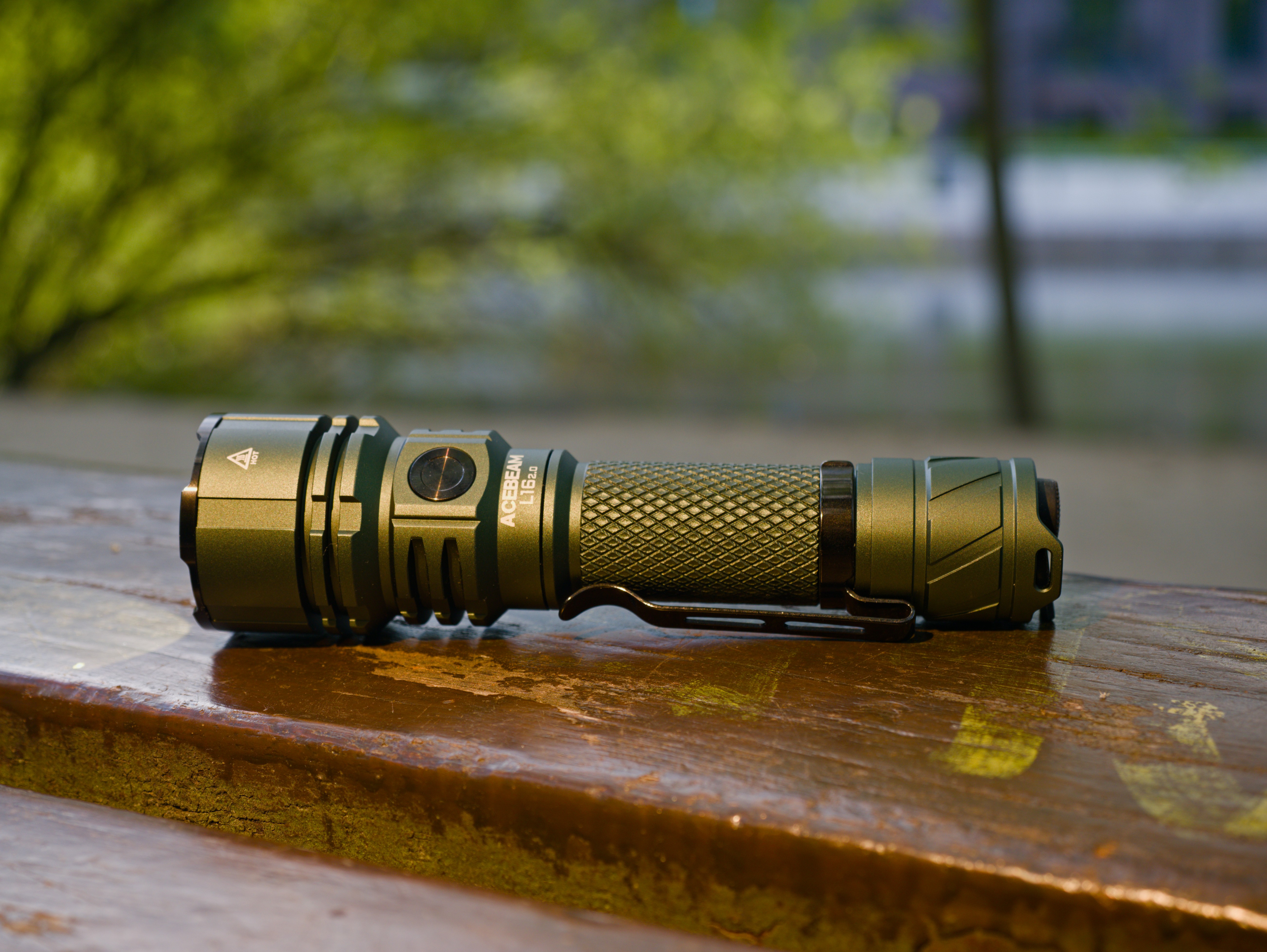 Review: Acebeam L16 2.0 - an all-purpose duty flashlight with