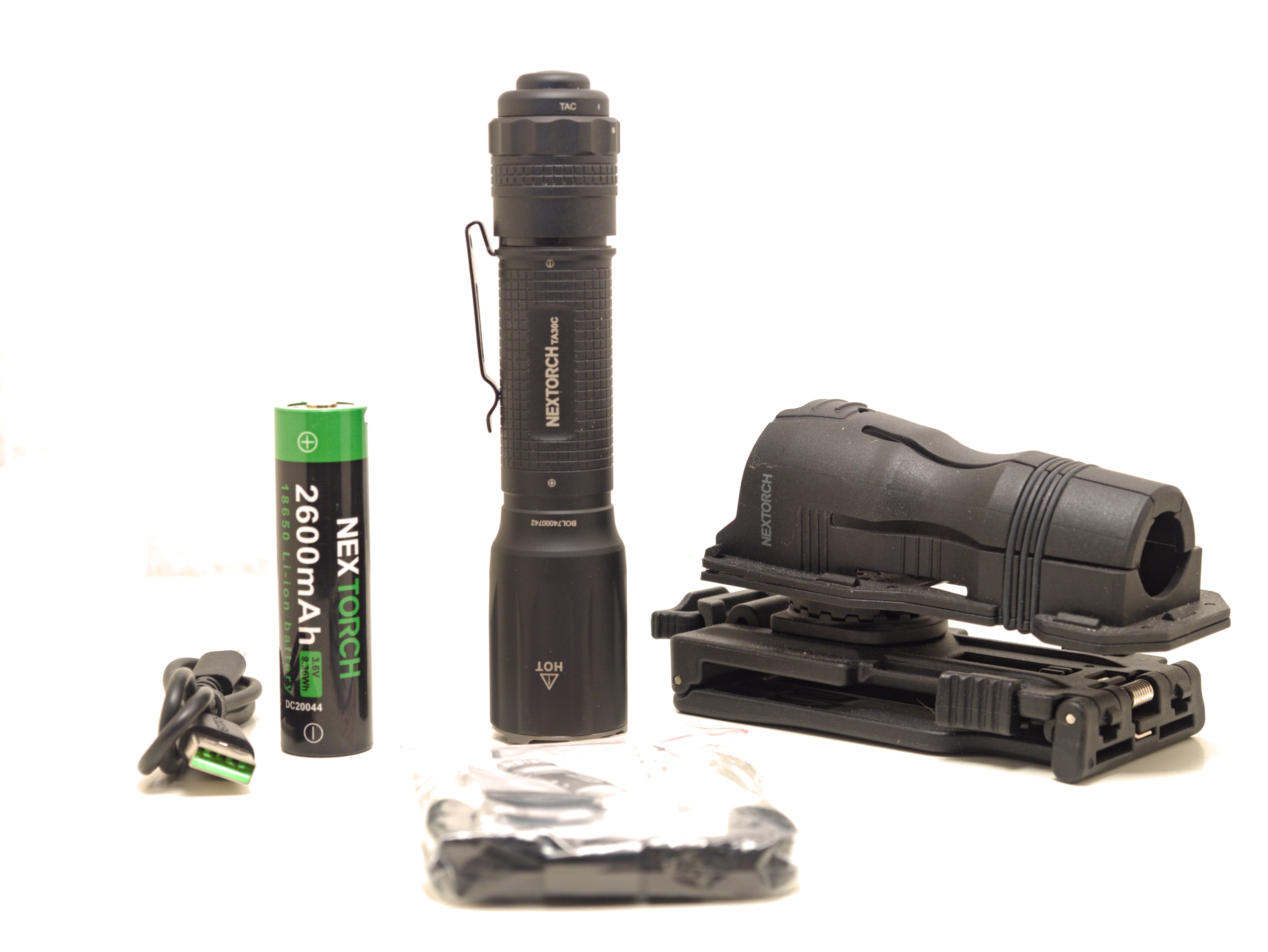 Review: Nextorch TA30C - a small duty light with an interesting