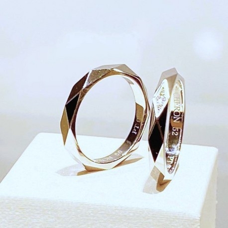 ブシュロン】ファセット 3ダイヤモンド ミディアムリング