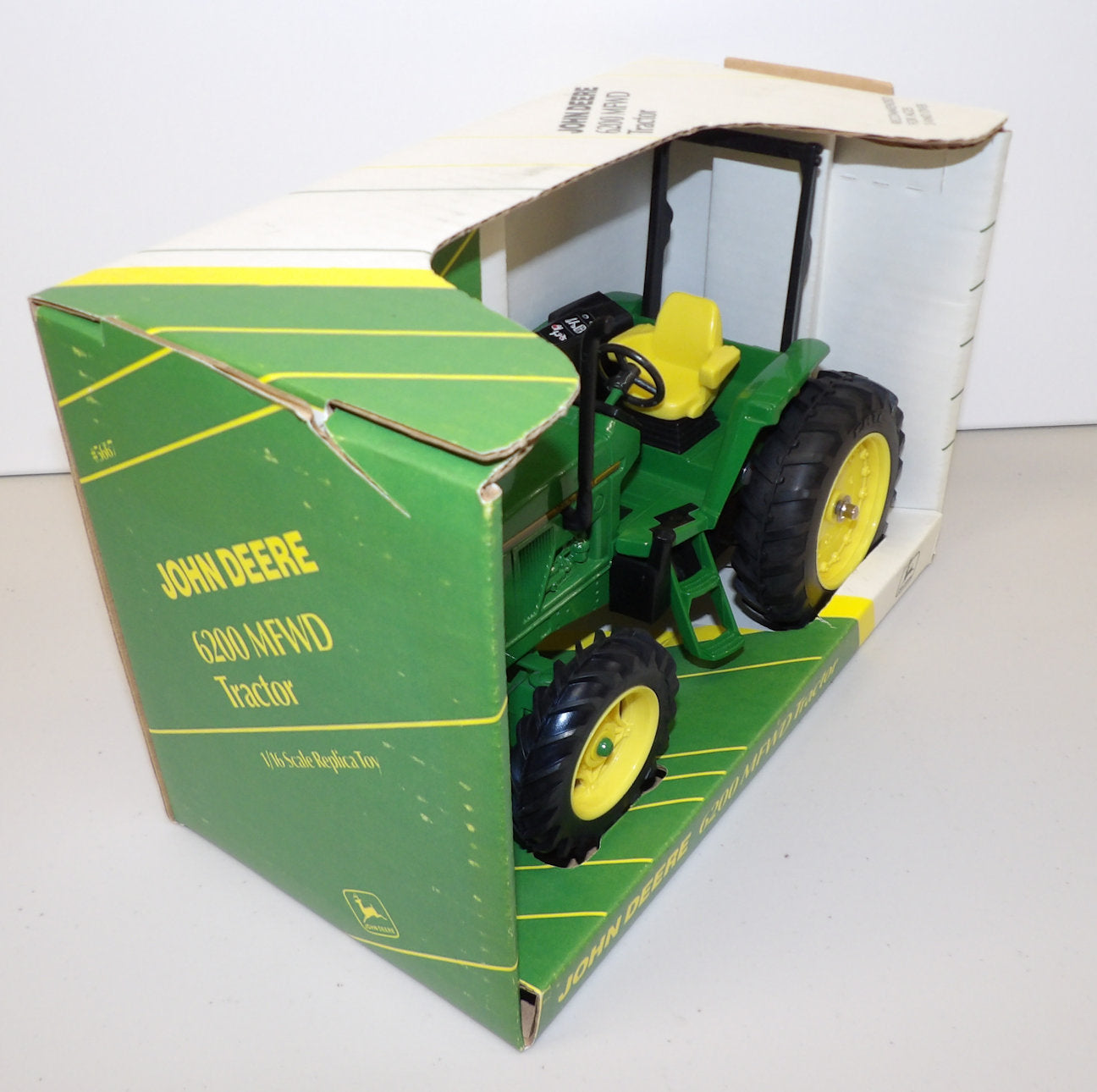 5667DO 1/16 John Deere 6200 MFWD Tractor with ROPS | Action Toys