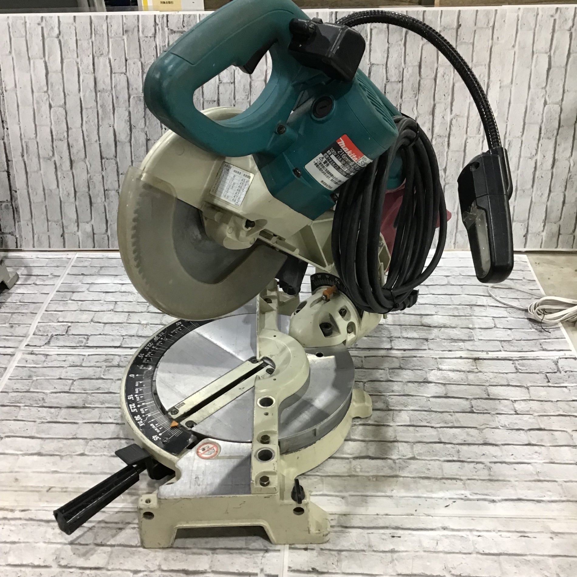 〇マキタ(makita) 216mm卓上丸ノコ LS0831【川口店】 – アクトツール