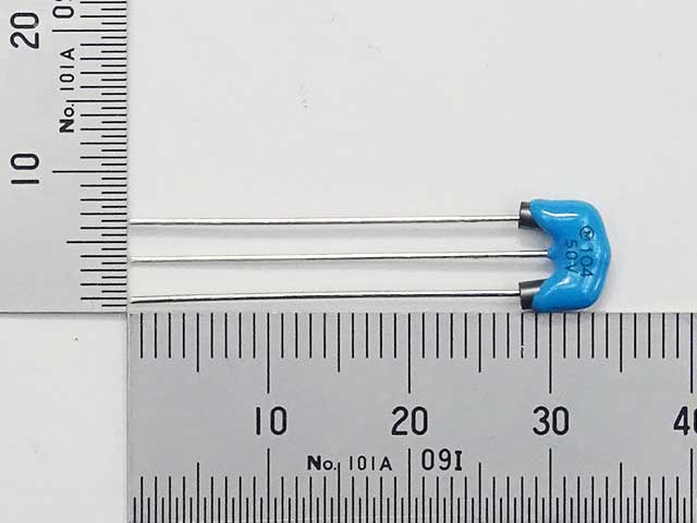 EMI除去フィルター0.1μF(リード付エミフィル・DSS1): 受動部品 秋月