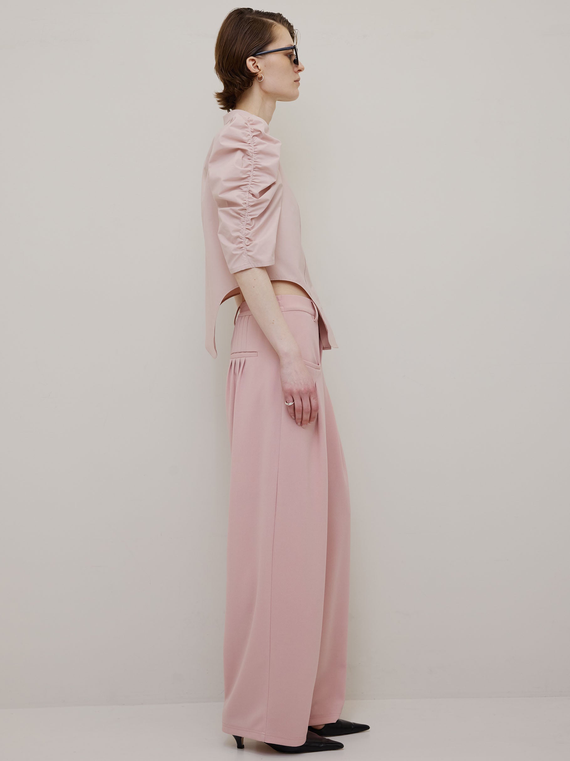 GATHER SLEEVE ROUND BLOUSE