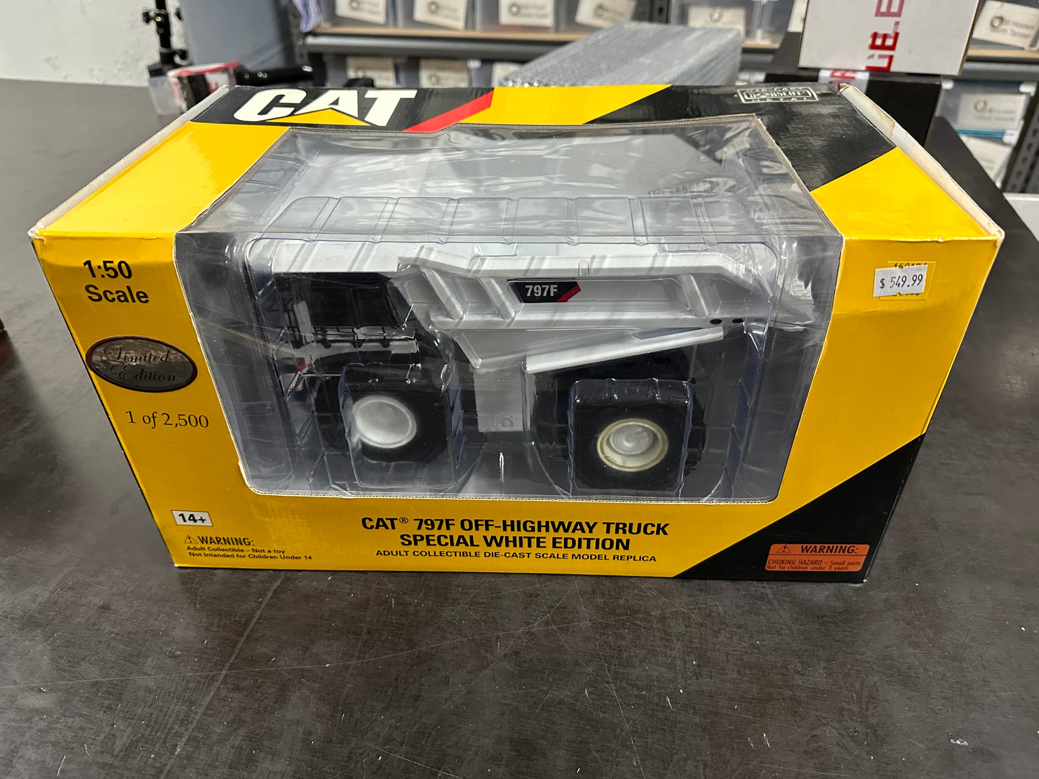 1:50 CAT 797F Off Highway Truck Special White Edition -- Caterpillar N