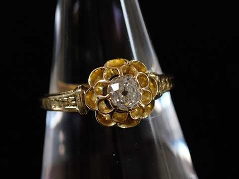 オールドマインカットダイヤモンド アンティークトリロジーリング