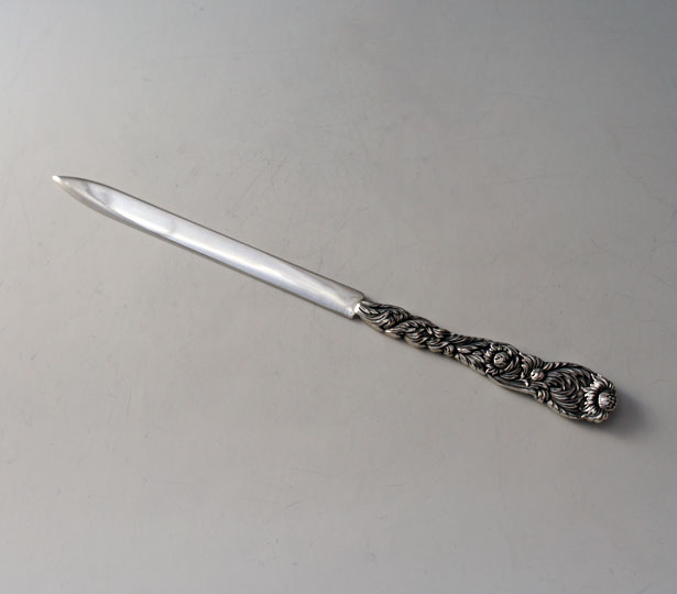 ティファニー「Chrysanthemum ペーパーナイフ」《アンティックかとう》