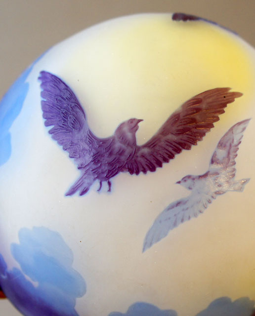 エミール・ガレ「森に鷹文様 ランプ」《アンティックかとう》