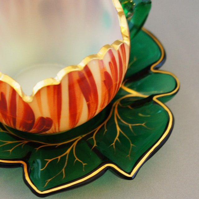 ボヘミア地方ガラス工房「花文様 カップ＆ソーサー」《アンティック