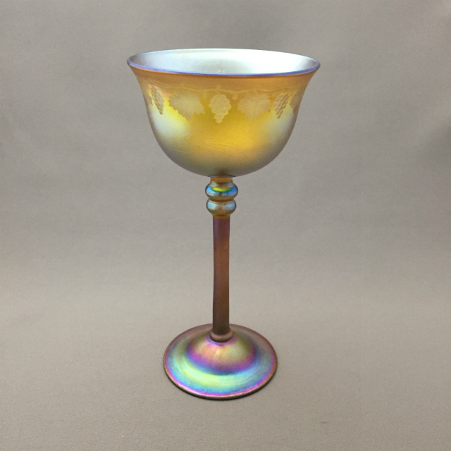 L.C.ティファニー「葡萄文 ワイングラス 高さ15.2cm」《アンティック