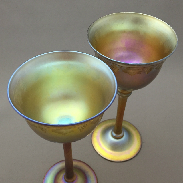 L.C.ティファニー「葡萄文 ワイングラス 高さ15.2cm」《アンティック