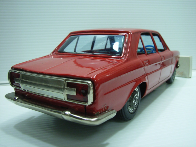 イチコー ニッサン セドリック ブリキ自動車 25．7cm 当時物 現状