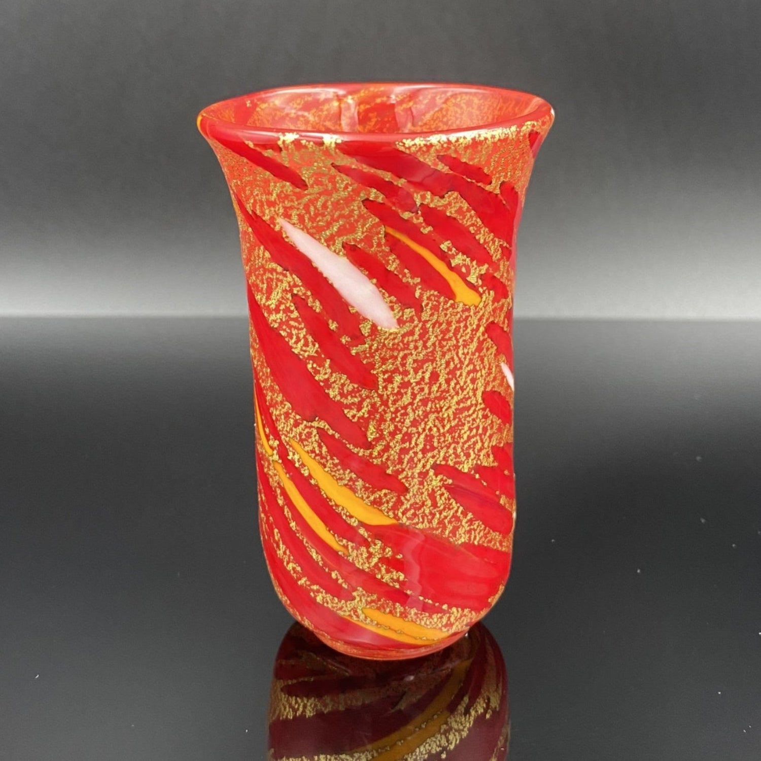 岩田 久利 晩年作 手吹 金彩 赤ガラス「三祝の盃」#25 – Antique Liquor