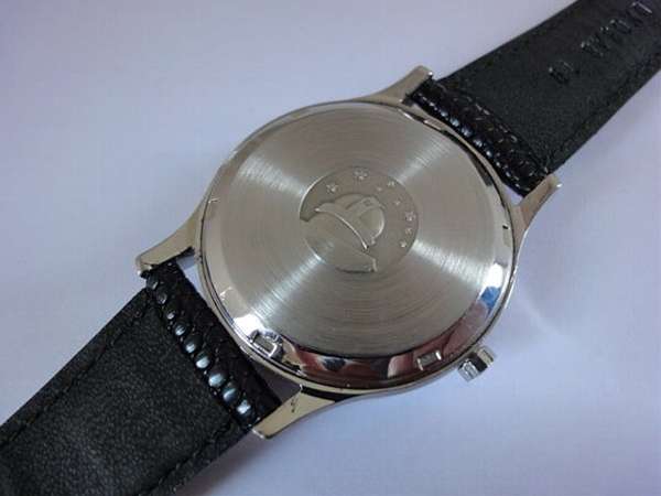 オメガ コンステレーション エレクトロニック f300 音叉時計 希少な