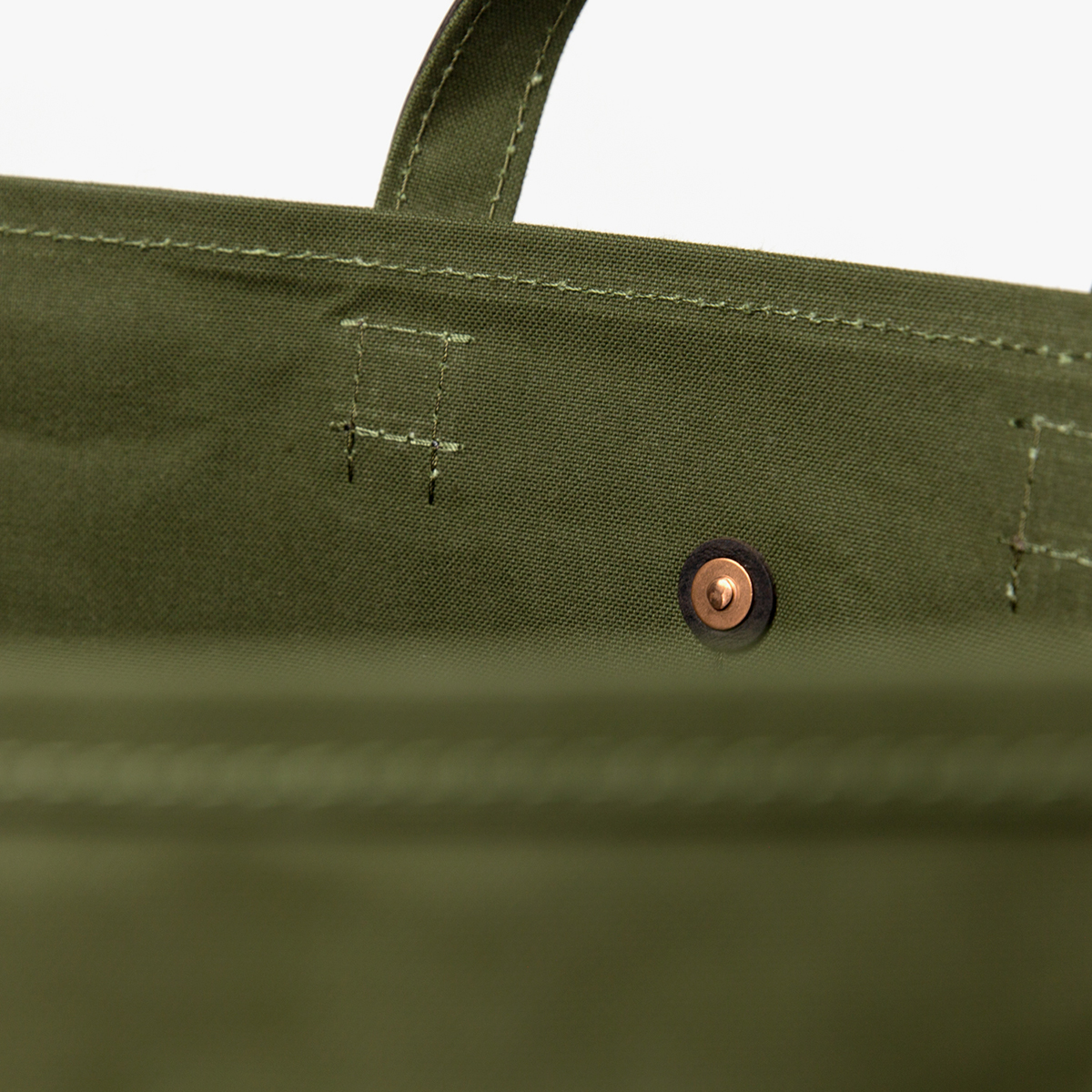 This is a(n)とのコラボレーションによるBase Tote | Anchor Bridge