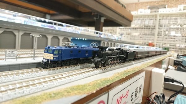 青色のゴハチ！マイクロエースEF58とKATO EF58 35を紹介！ | あそぶログ！