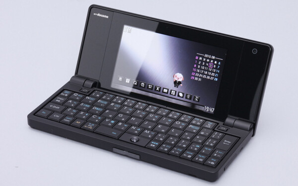 ASCII.jp：ケータイでありつつフルキーボード N-08Bの実力は？ (1/4)