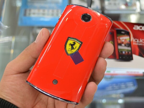 ASCII.jp：これはレアだ！ フェラーリとコラボしたAndroidスマホ