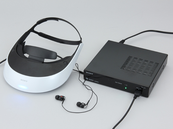 ASCII.jp：装着感も画質も大進化！ ソニーの新HMDを最速レビュー (1/5)