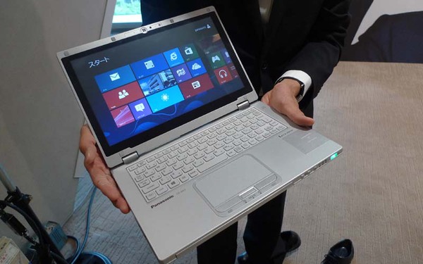 ASCII.jp：写真で見る、変形する新型レッツノート「CF-AX2」【更新版