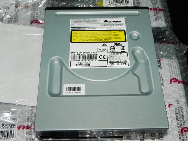 ASCII.jp：パイオニア製Blu-rayドライブの新モデル「BDR-209」シリーズ