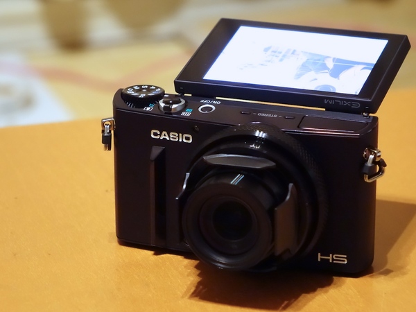 ASCII.jp：カシオの高画質ハイエンドコンデジ「EX-10」でうちの猫を