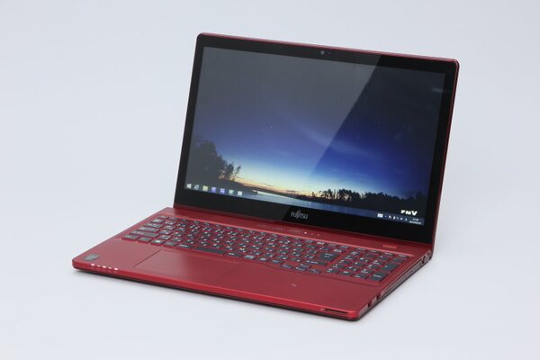 ASCII.jp：パワフルな「LIFEBOOK AH77/M」はゲームや動画編集にも最適