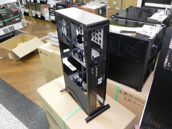 ASCII.jp：縦長なのがおもしろいLian-Li製Mini-ITXケース「PC-Q19」
